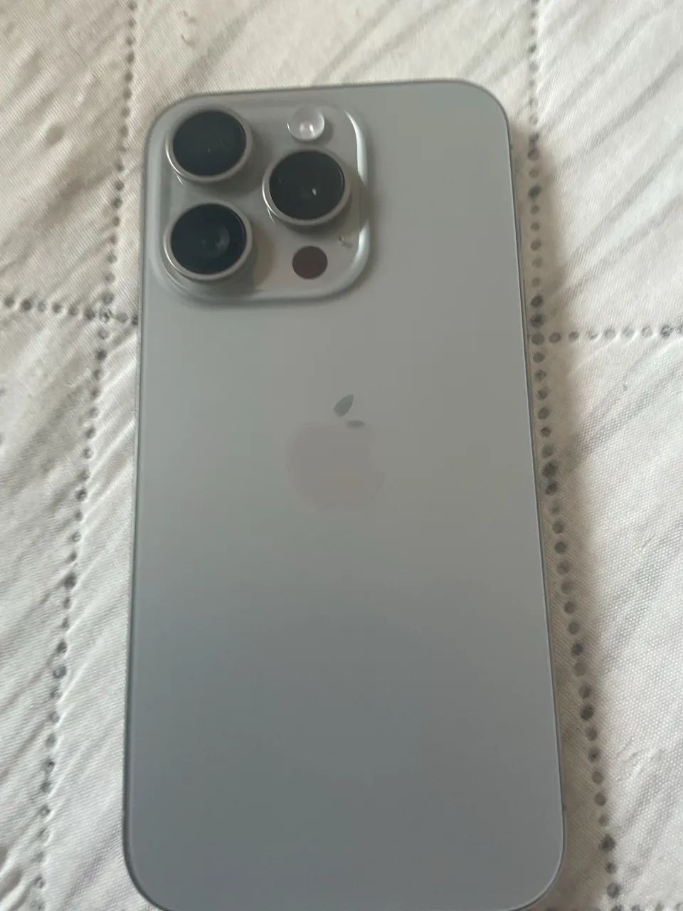 iPhone 15 pro 128 8 meses de uso 