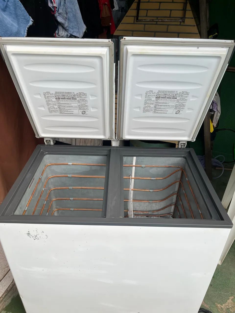 Freezer horizontal 2 tampas 303L - Geladeiras e Freezers - Parque