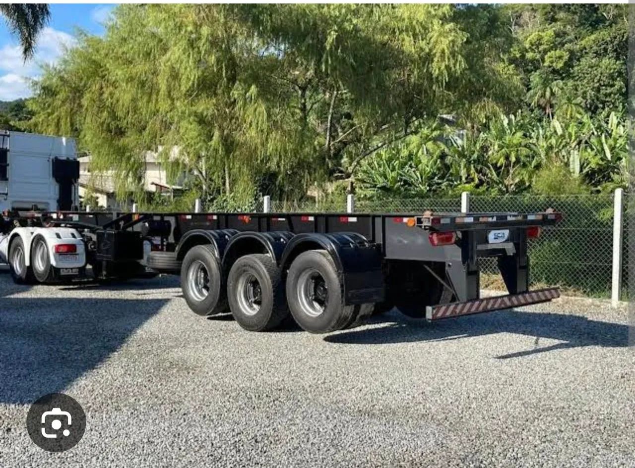 Carrega porta container. |||| LOCAÇÃO 