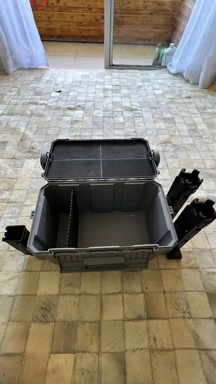 Caixa de Pesca Pesca Brasil + Acessórios (2 porta varas + 1 porta objeto)