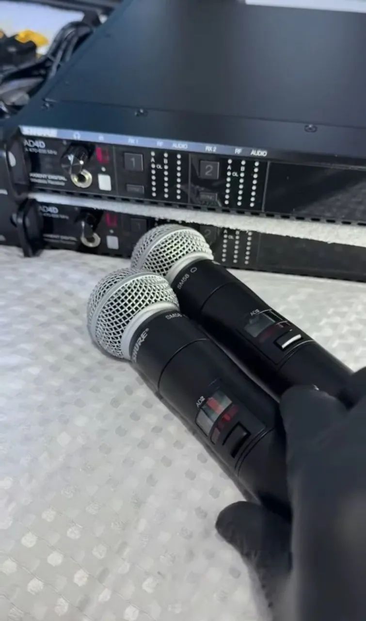 Microfone Sem Fio Duplo Sistema Axient Digital AD4D Bastão AD2 SM58, Já Com Talk Switch  - Foto 4