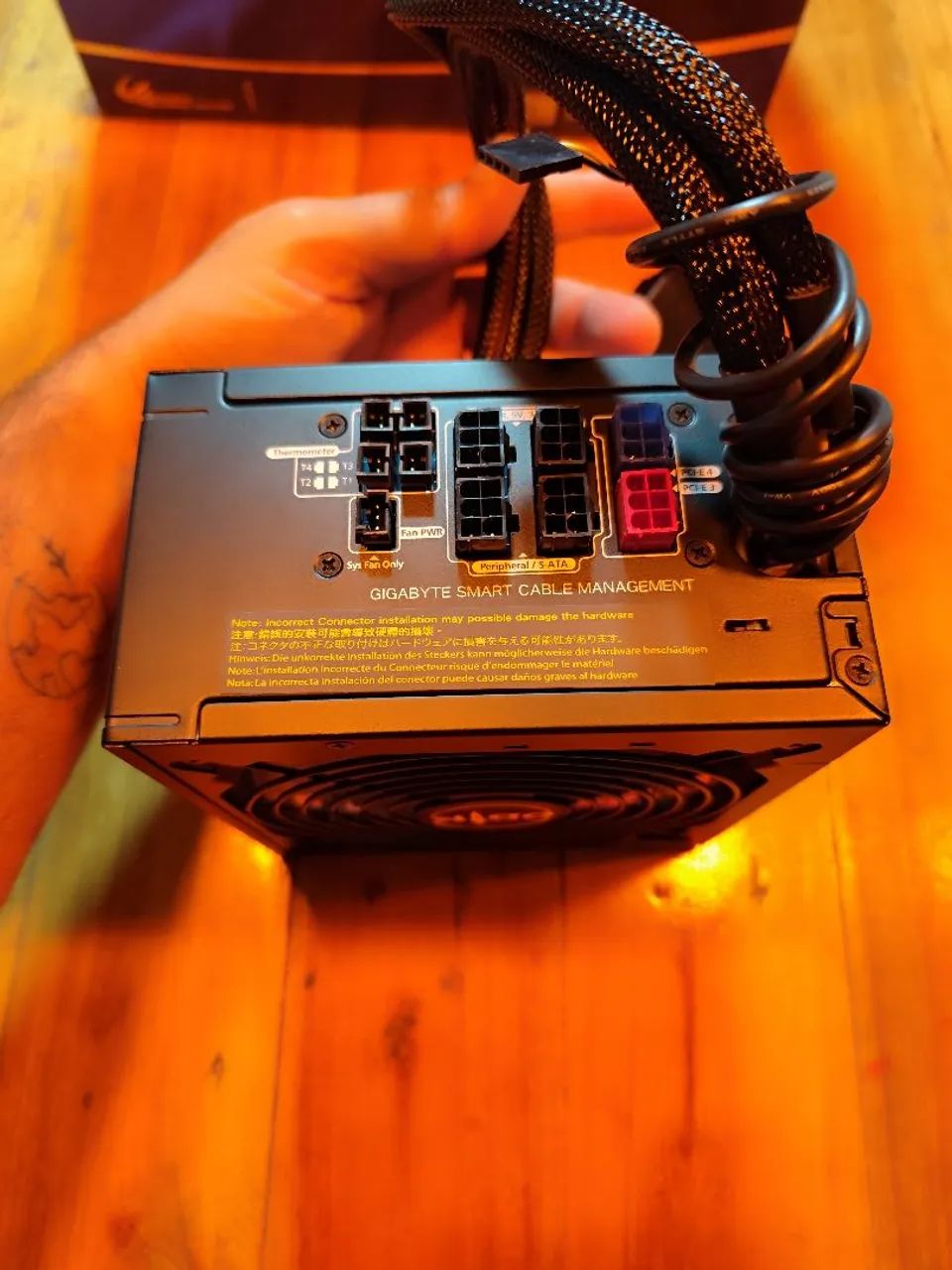 Fonte gigabytes odin gt 550w modular  - Foto 3