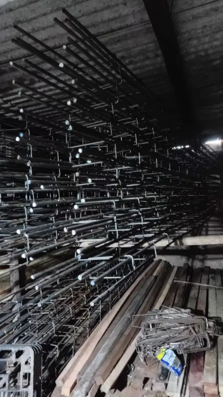 Coluna de ferro novo amarada no Arame direito da fábrica  - Foto 2