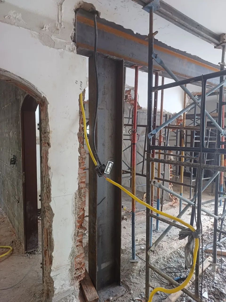 Escoramento estrutural de vigas. - Foto 4