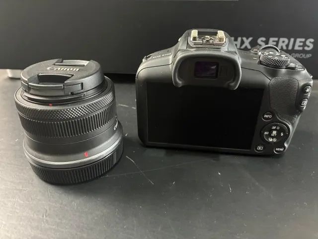 Camera Canon R100