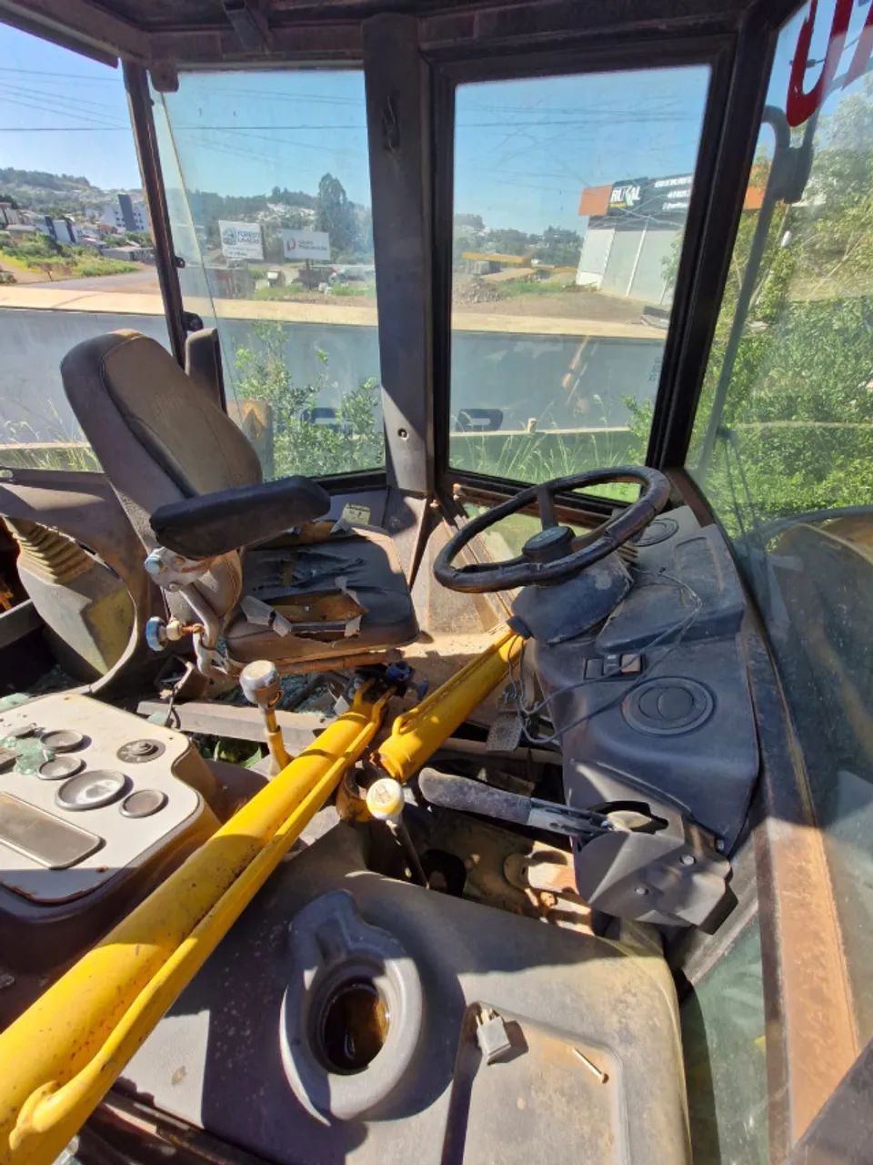Retroescavadeira JCB 3c ano 2007 tração 4x2 sem motor  - Foto 5