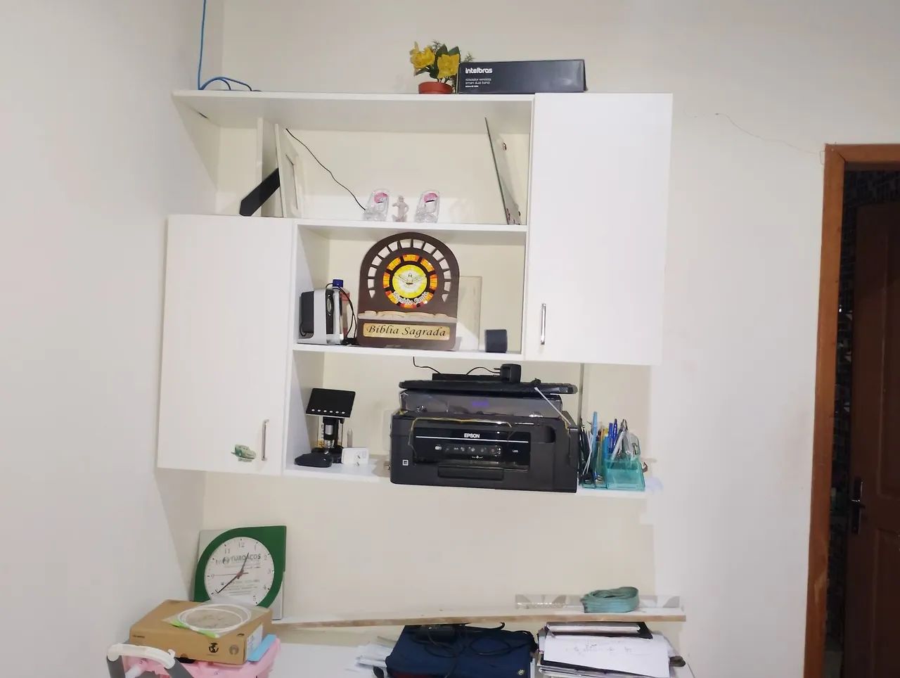 Mesa para escritório com cadeira e armário  - Foto 3