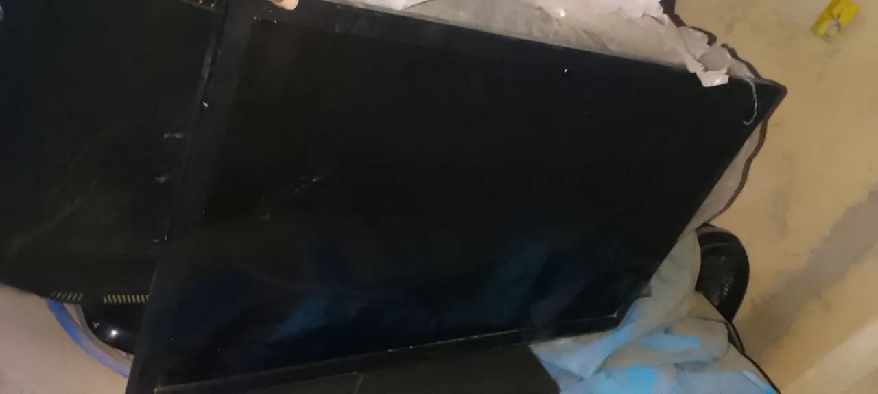 TV Philips 32 polegadas 32PFL5007G/78 - Para peças - Tela quebrada