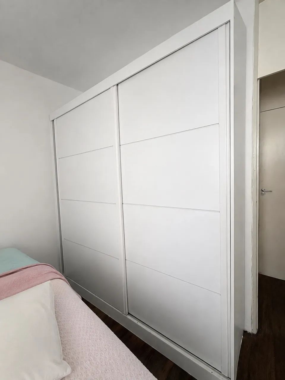 Guarda roupa perfeito estado 