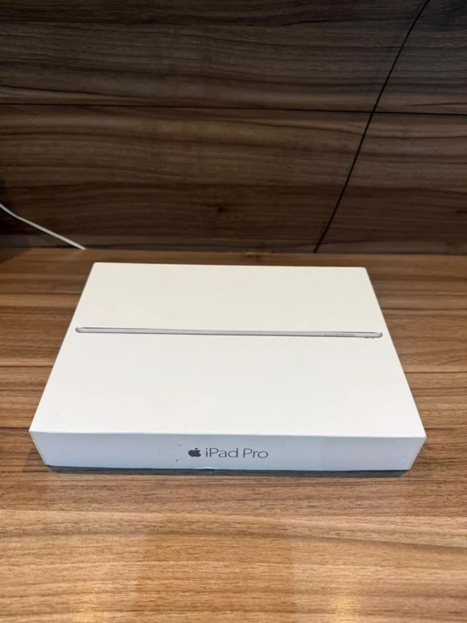 101 iPad Pro 9.7インチ 32GB SIMフリー シルバー 超美品 SIMフリー iPad Pro 9.7インチ 32GB シルバー タブレット 白