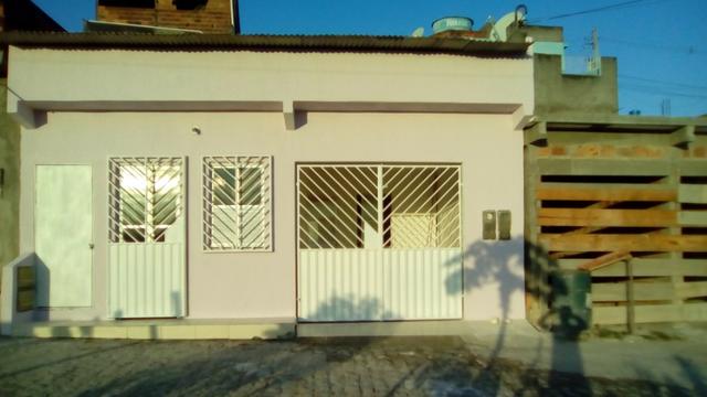 Vende - se uma casa