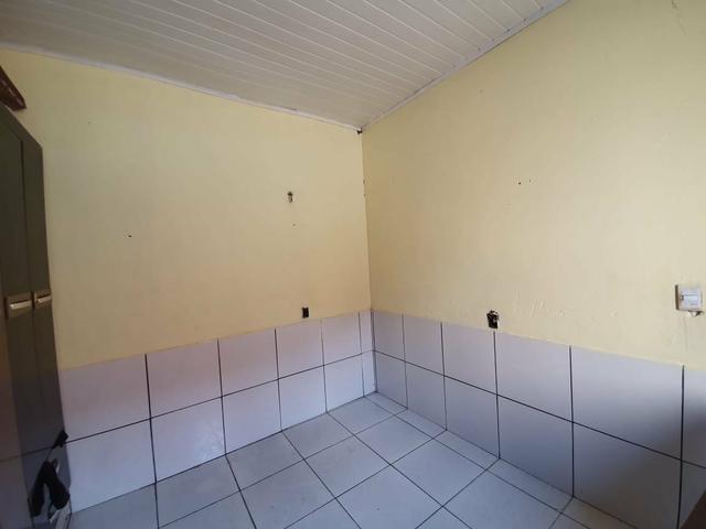 Casa com piscina bem localizada - Foto 4