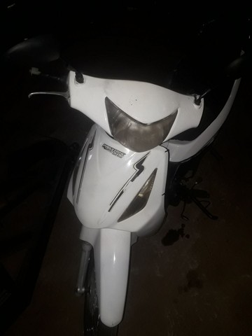 VENDO MOTO VALOR 1800