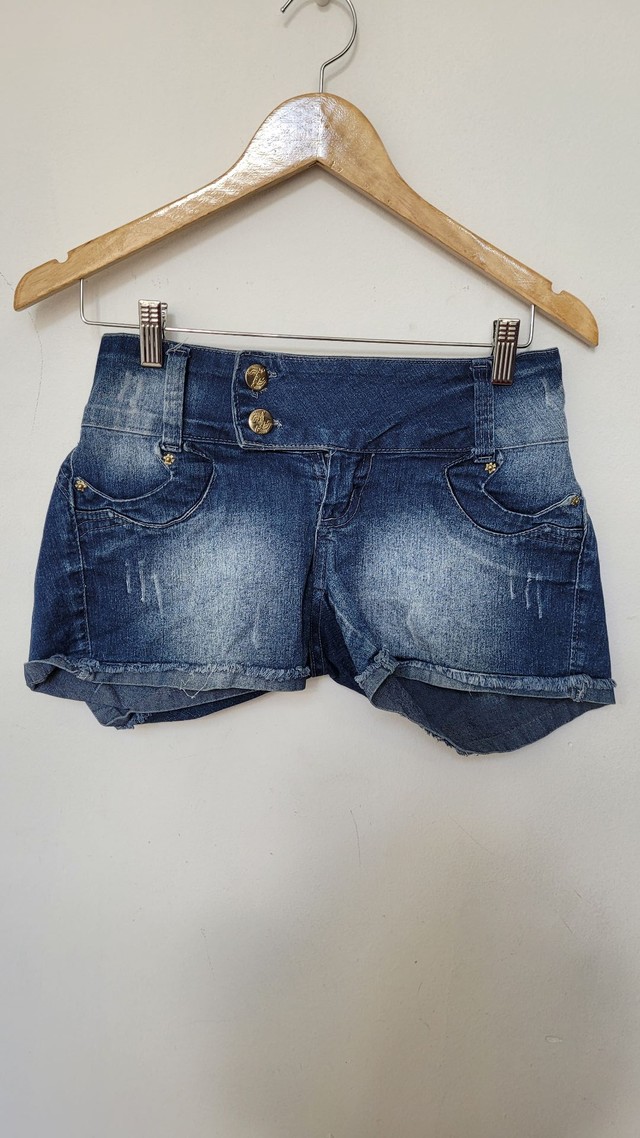 short jeans pequeno