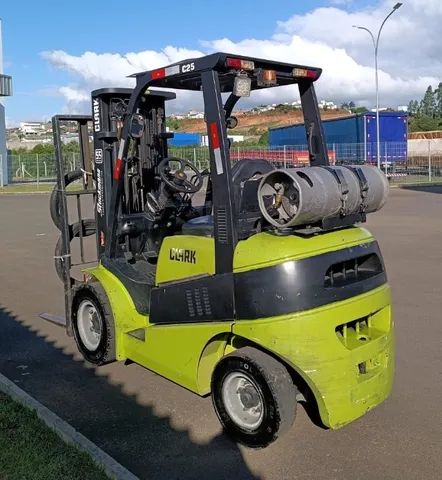 Empilhadeira Clark - 2ton - 2014 - Foto 3