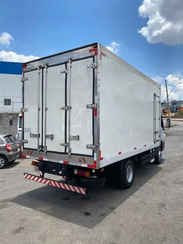 M. Benz  1016 ano 2013/2013 Baú Refrigerado Excelente Estado - Foto 7
