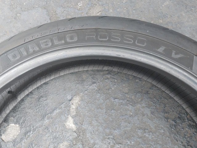 pneu usado pirelli diablo rosso IV 120/70-17 - Foto 3