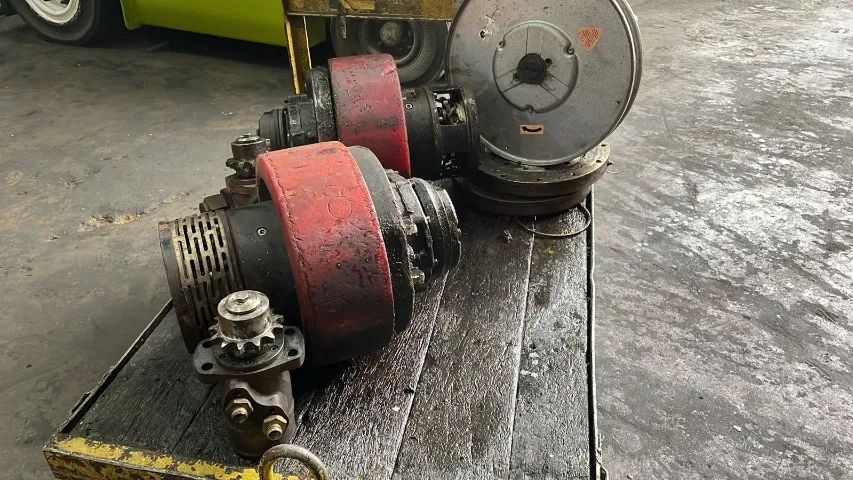 Lote peças p/ empilhadeira elétrica c/ Motor 24V, Transmissão, Rolamento Direcional - Foto 2