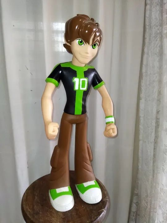Boneco Ben 10 - 54cm
