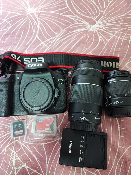 Canon 7D Lentes 18-55mm e 75-300mm