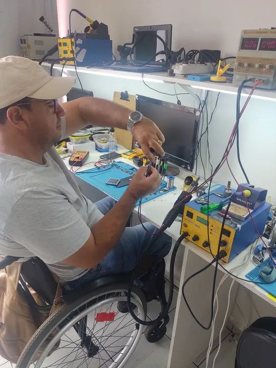 Curso Profissionalizante de Técnico em Celulares - Fuja da Crise! - Foto 4