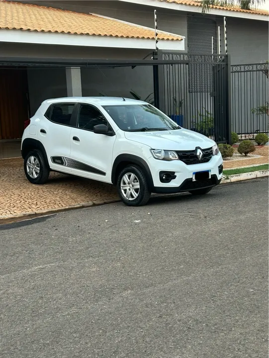 Kwid Zen 1.0 impecável !!! Baixo km.