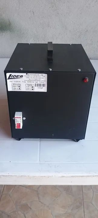 Vendo autotransformador marca LIDER 5000 VA muito forte caixa blindada equipamento novo