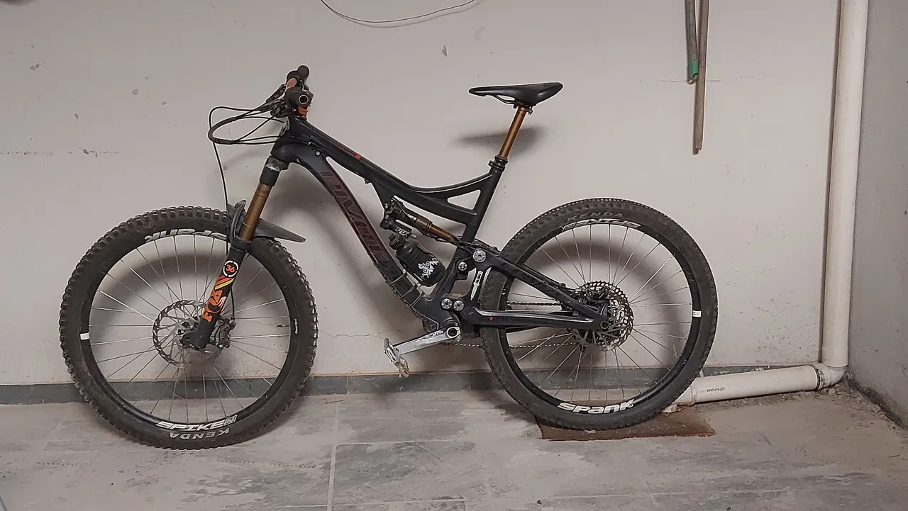 Bike Enduro Pivot Mach 6