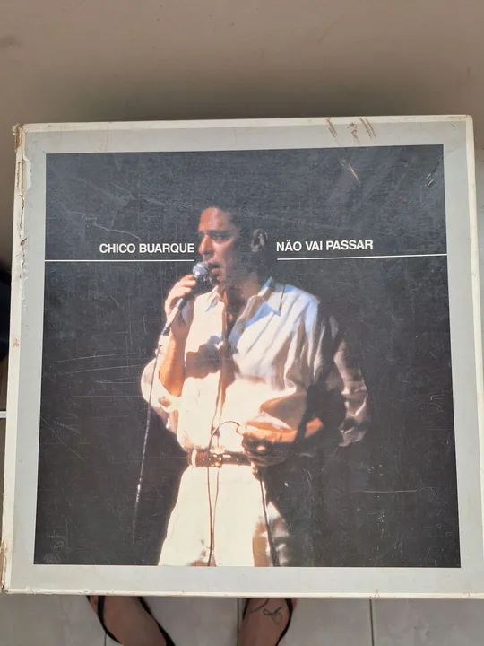 Chico Buarque não vai passar