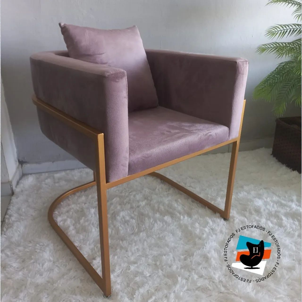 Poltronas em metalon 