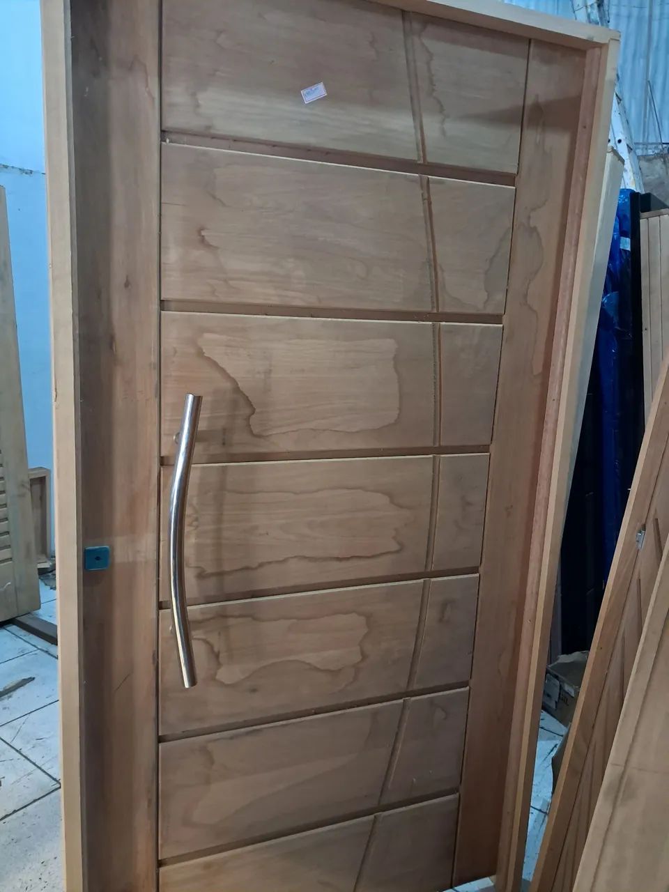 Porta pivotante 118x214mt madeira tauari  - Foto 3