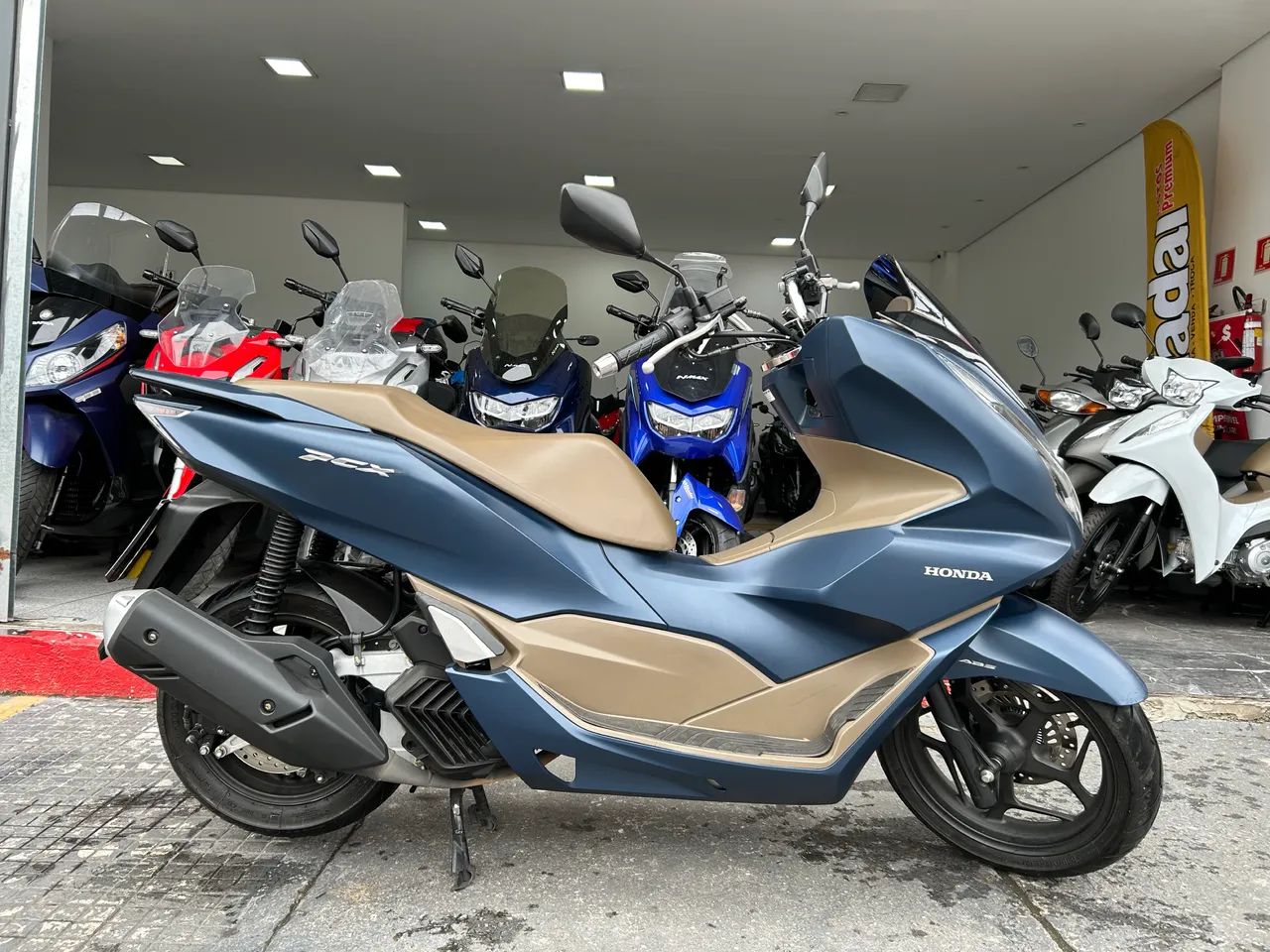 Honda Pcx 160 Dlx Ano 2023 - Foto 7