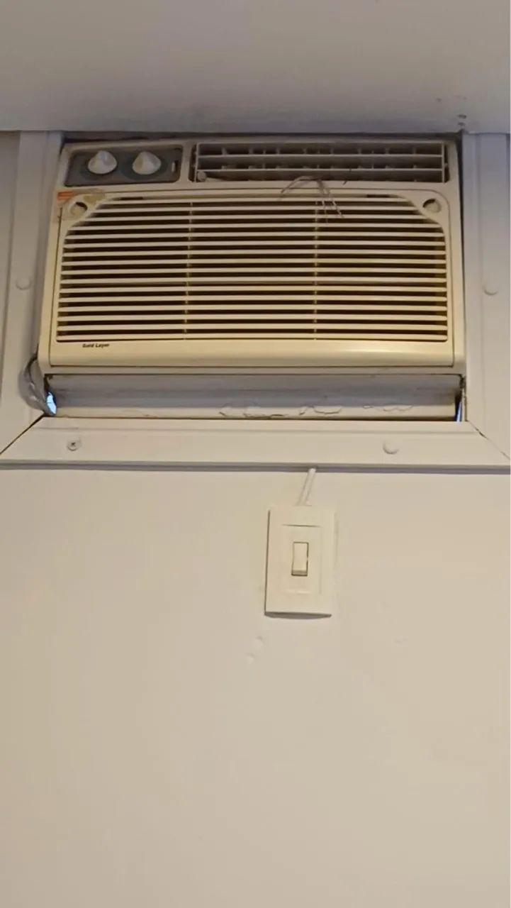 Ar-Condicionado de Janela Usado - Foto 2