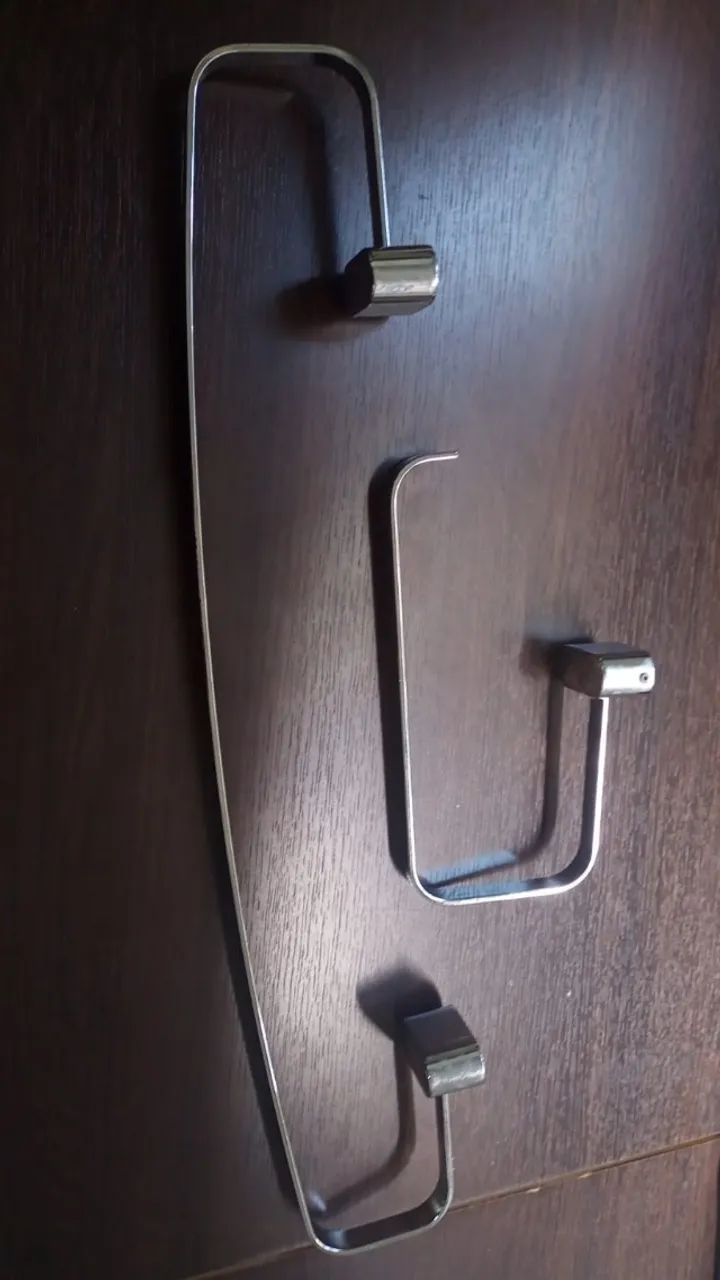 KIT PORTA TOALHAS DE BANHEIRO DE METAL- 2PCS. MAT. DEMOLIÇÃO