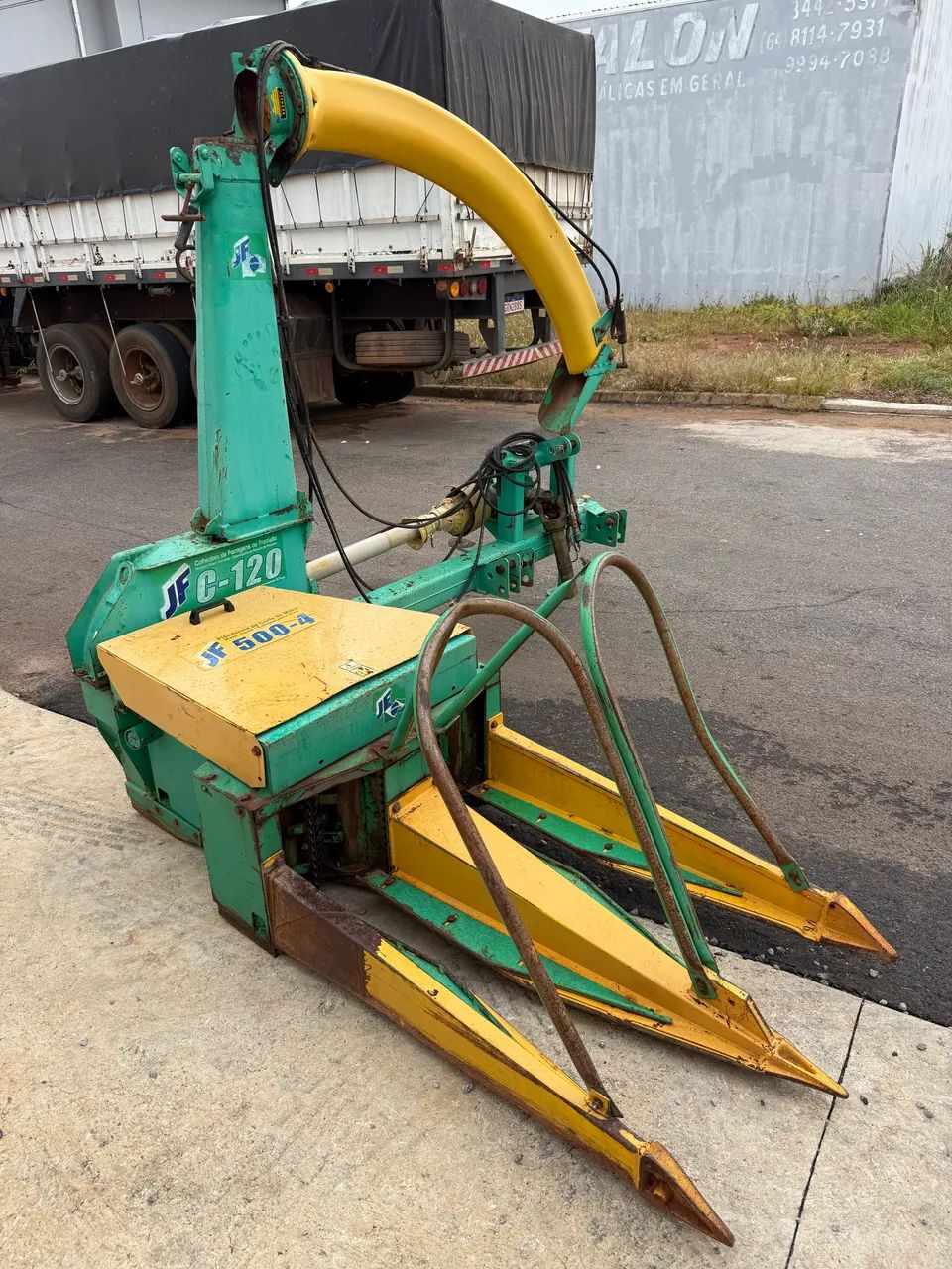 Colhedora de Forragens C-120 - Tratores e máquinas agrícolas - Loteamento  Copacabana, Catalão 1463678076 | OLX