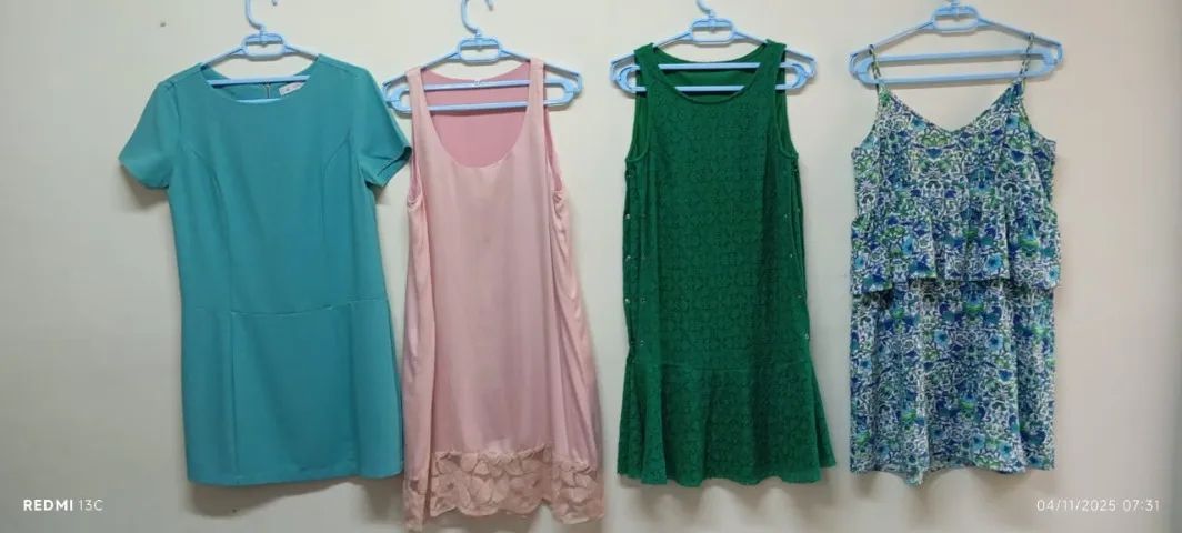 LOTE C/4 VESTIDOS P/40 USADOS 