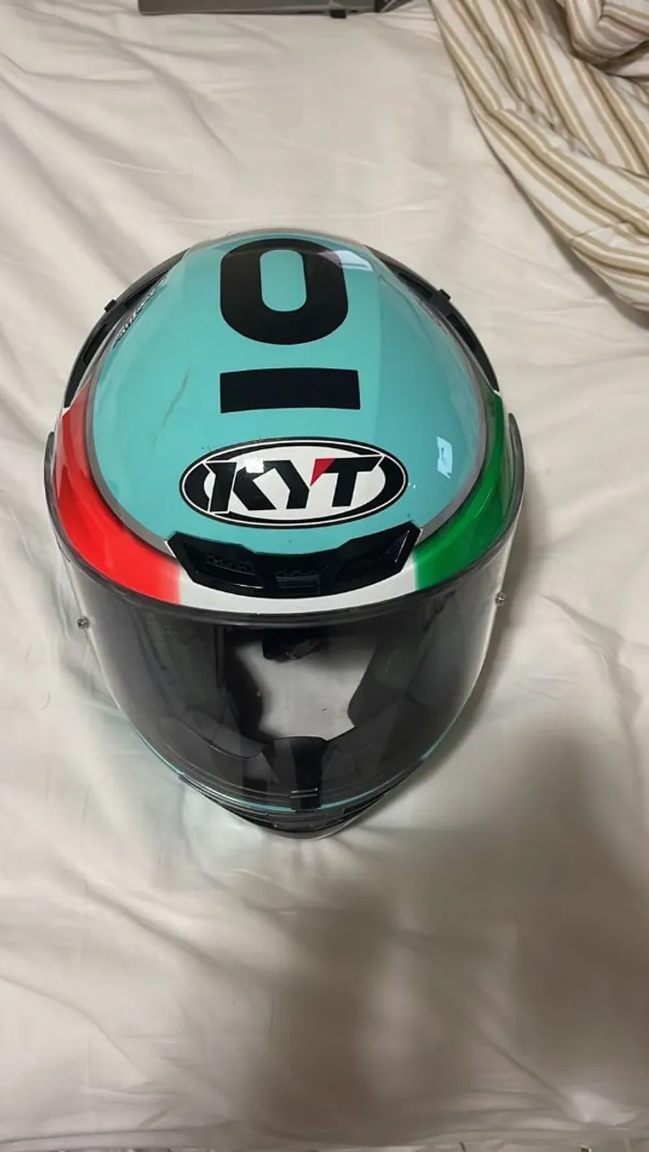 Capacete KYT