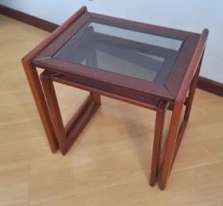 Par de Mesas de Canto em Madeira e Vidro - Foto 2