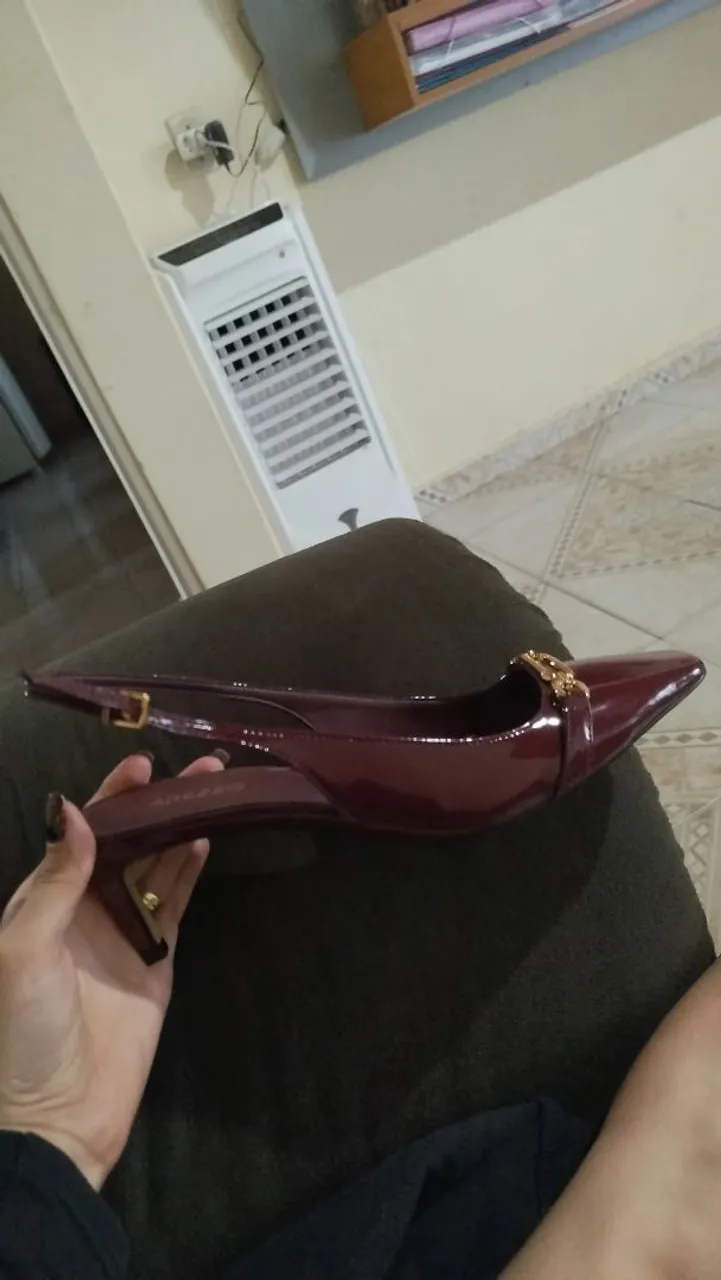 Sapato Arezzo Vinho - Elegância e Sofisticação