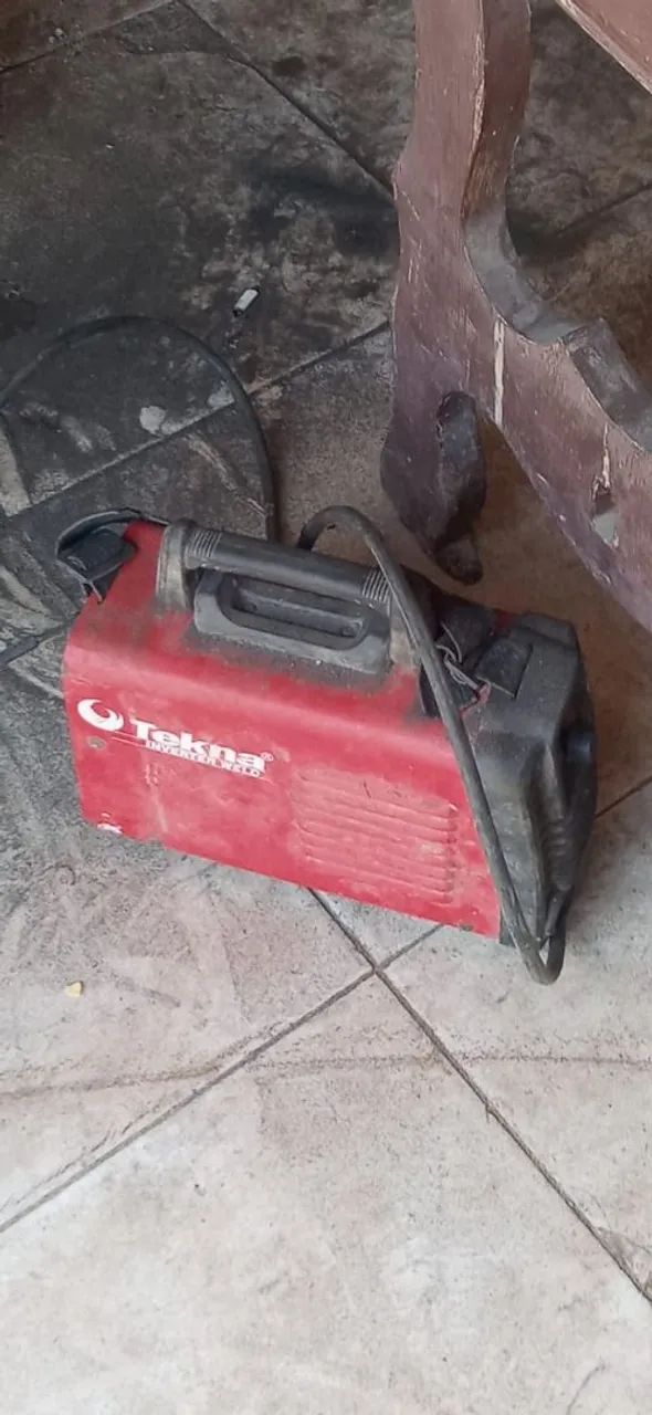 Máquina de Solda  Tekna  400 reais 