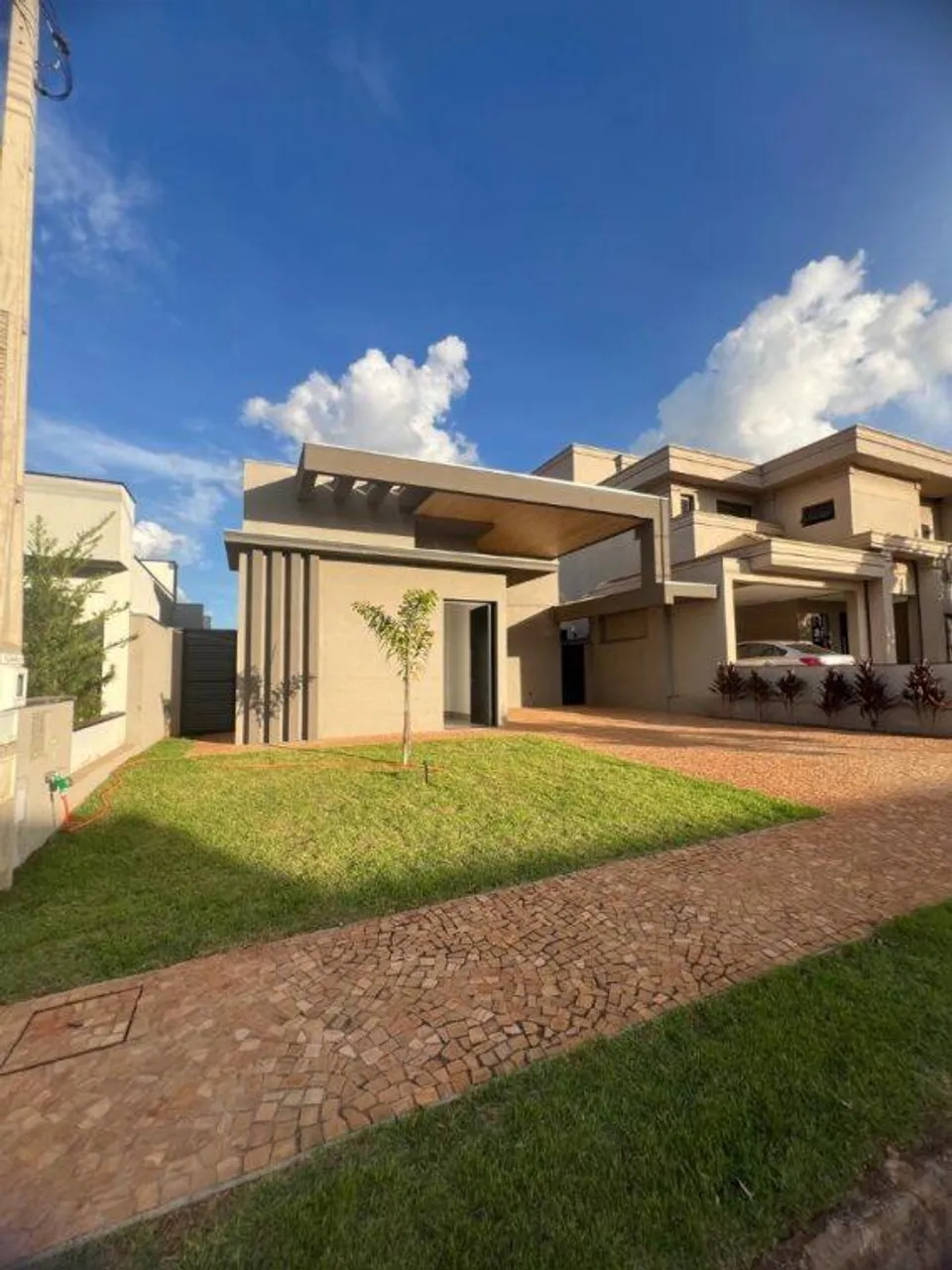 Casa ampla no Cond Portal da Mata | Só aqui na Imobiliária Rosa e Rangel