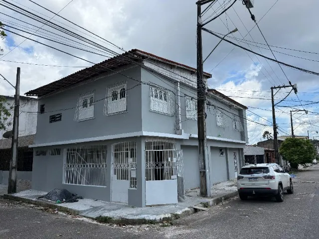 Casa, 200m², 4 suítes, 2 vgs na Marambaia