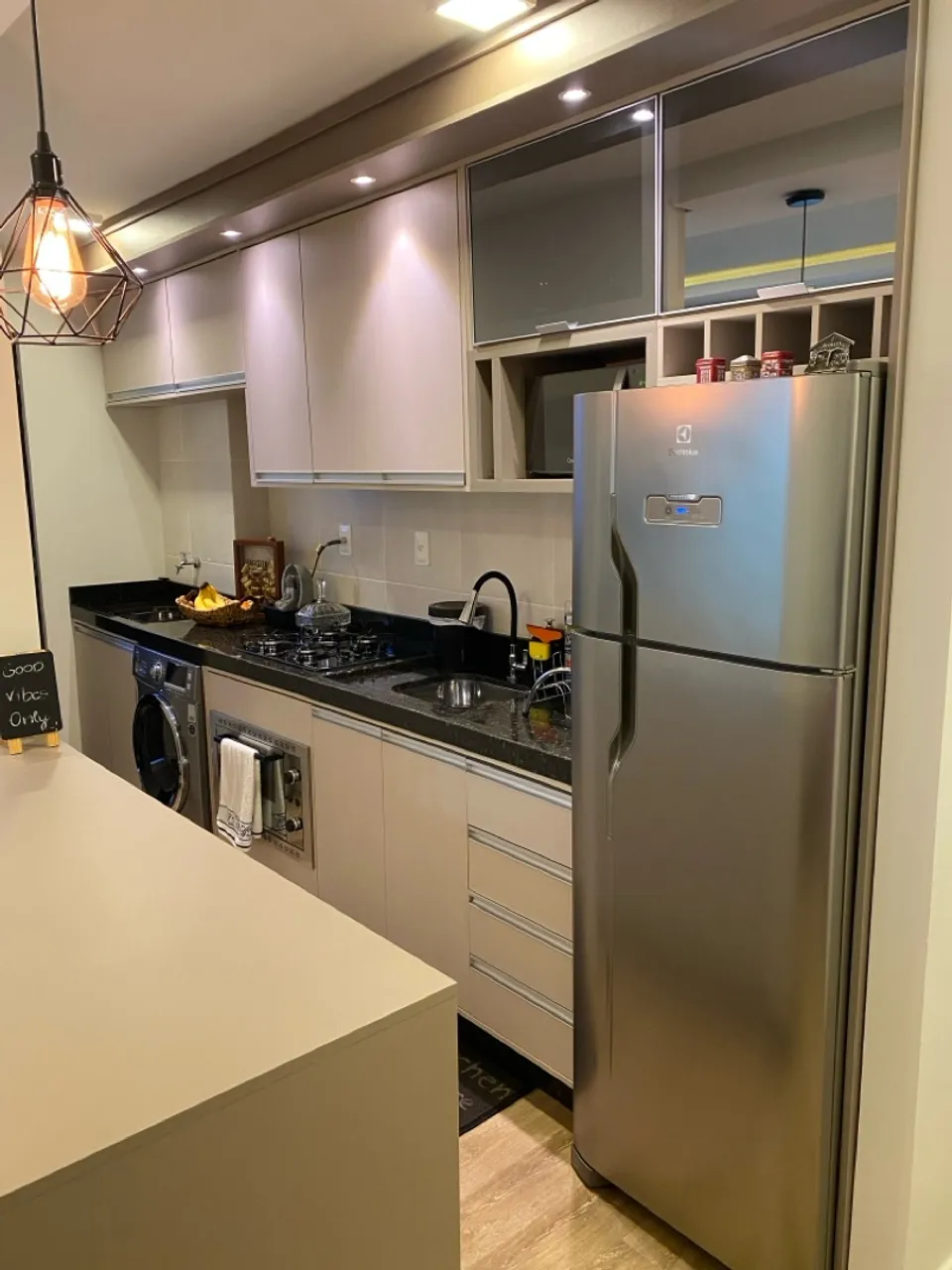 Vendo Apto com 3 quartos semi-mobiliado