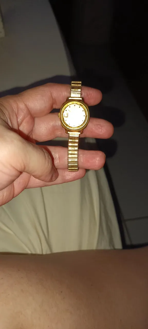 Relógio de pulso dourado seiko