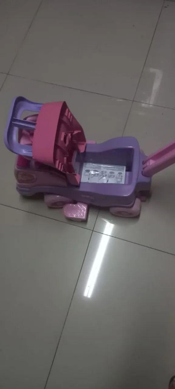 Carrinho de menina de barbada 