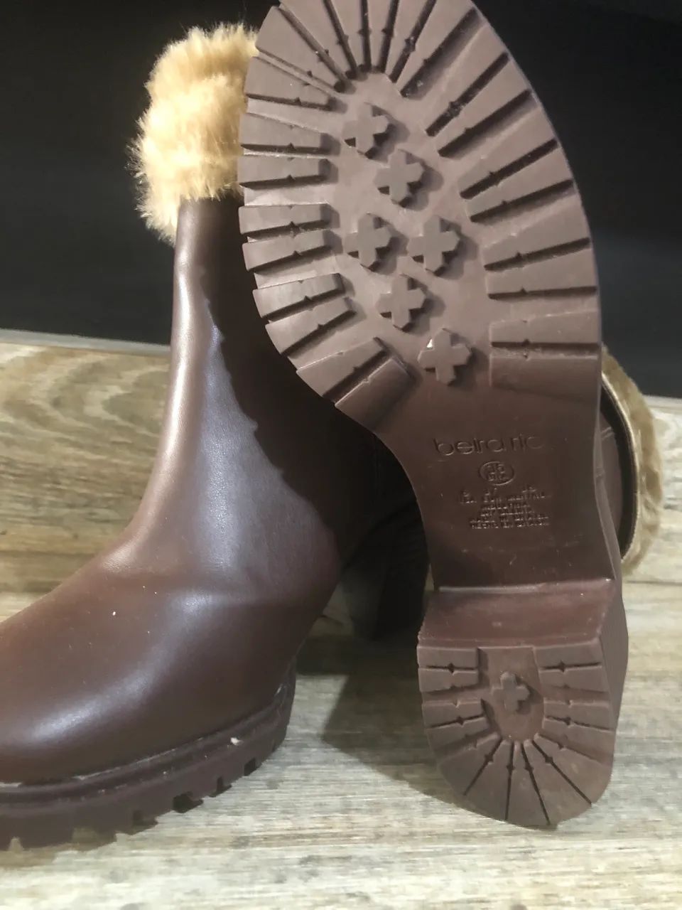 Bota num35