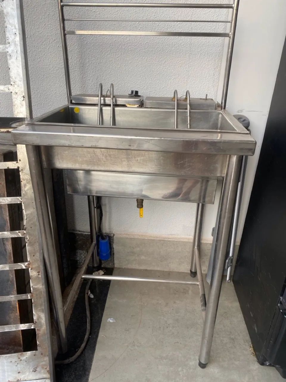 Fritadeira Industrial em Aço Inox elétrica água e óleo  - Foto 2