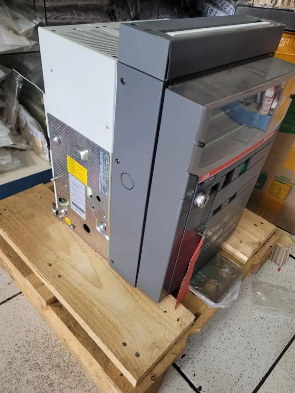 Disjuntor SACE Emax ABB - Foto 3