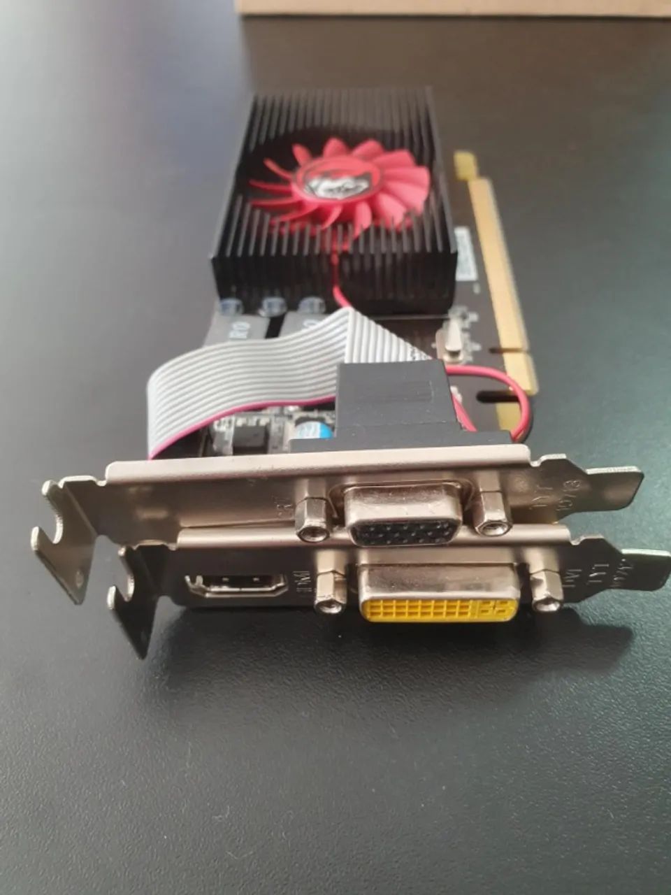 Placa AMD Radeon HD 5450 1GB GDDR3 64bits - Low Profile