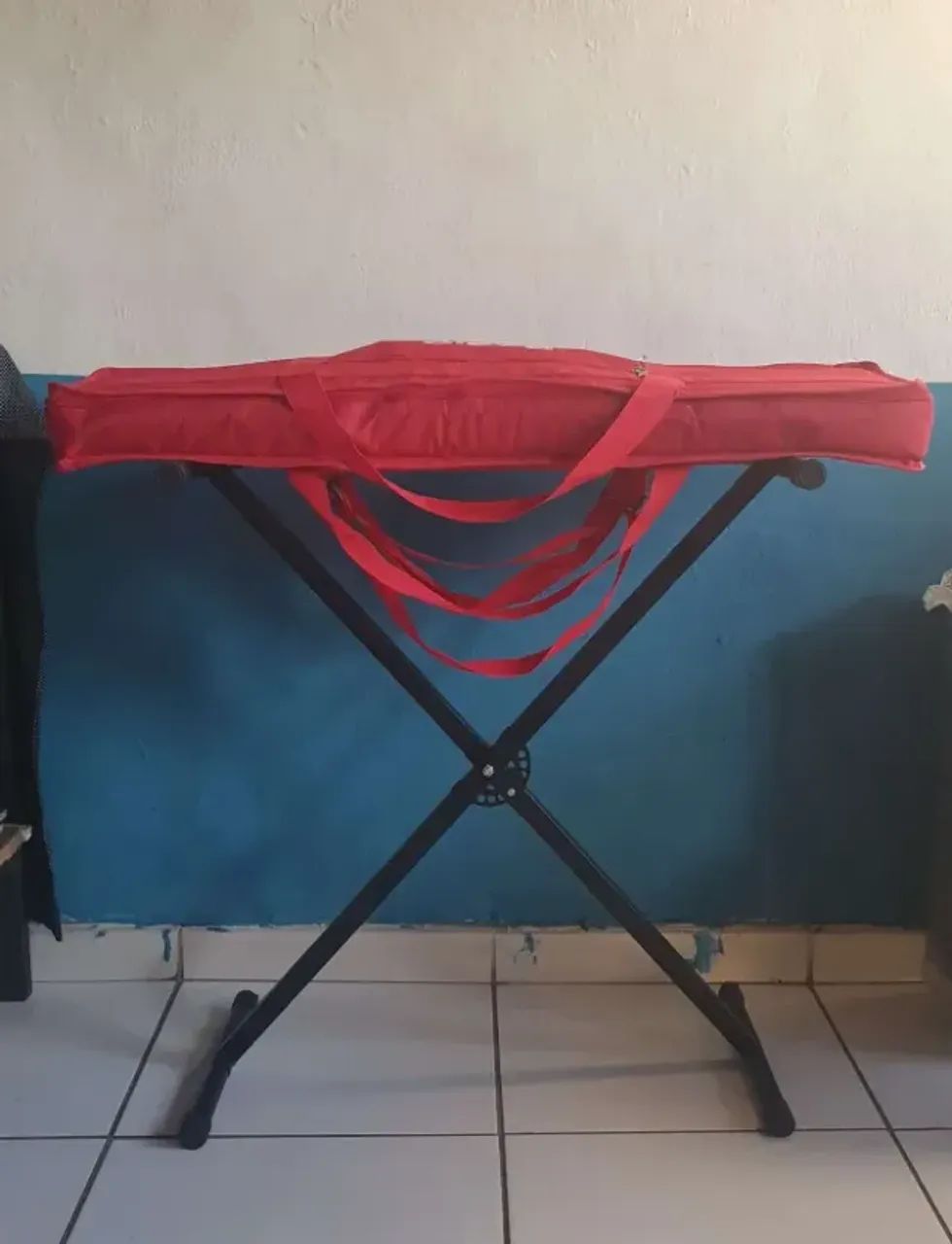 Teclado Musical Kobe Kb-300 Vermelho 61 Teclas de Sensibilidade.